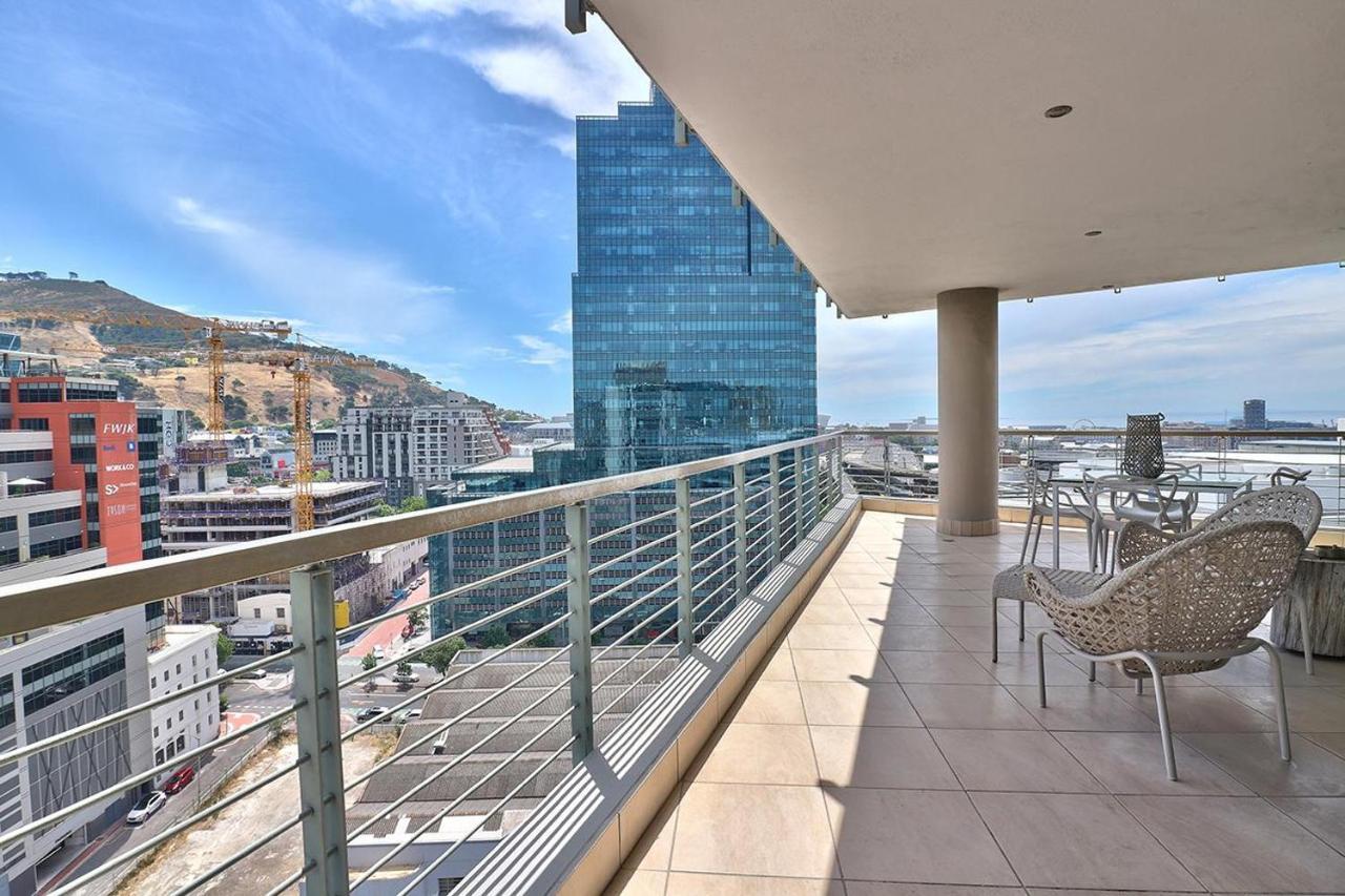Apartment Icon Penthouse. *